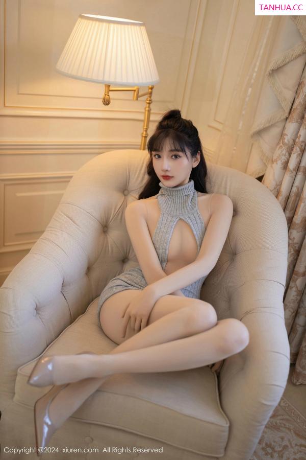 陆萱萱  [XiuRen]高清写真图 2024.11.07 No.9413 陆萱萱 丝袜美腿第12张图片
